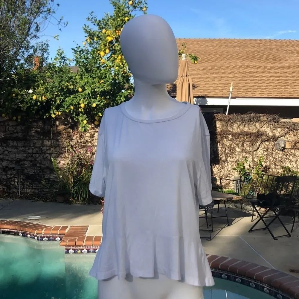 White Short Sleeve T Shirt Scoopneck Sz Medium